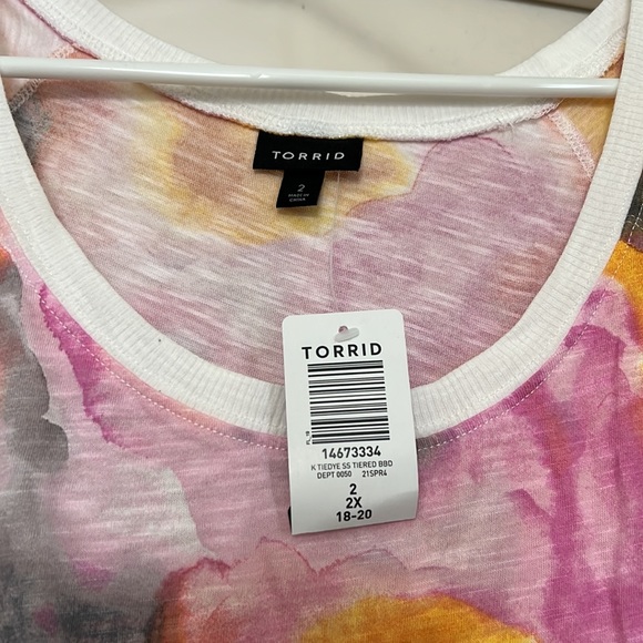 Torrid size 2 short sleeve top - Picture 2 of 3